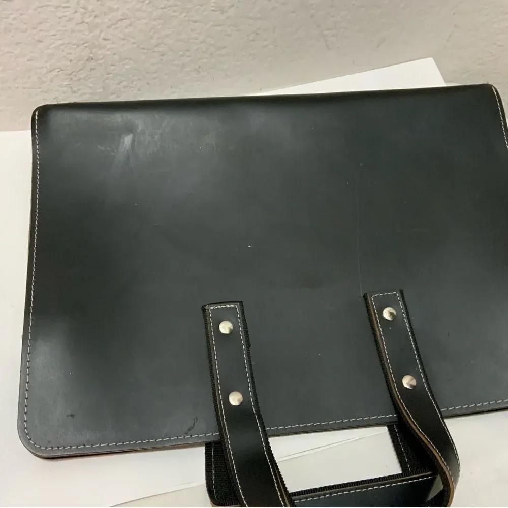 VACAVALIENTE Singapur U. Briefcase black leather